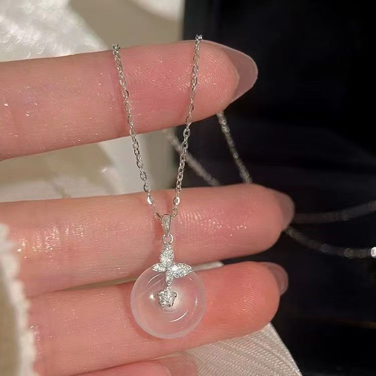 纯银999玉髓蝴蝶平安扣项链锁骨链轻奢感纪念礼物送女友 白玉髓平安扣项链 s999
