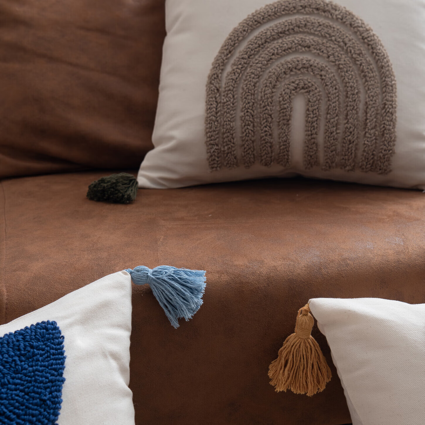 【精选厂家】北欧风绣花抱枕办公室沙发客厅腰枕靠背垫床头靠枕汽 蓝【北欧绣花流苏抱枕】 45x45cm【单抱枕套】