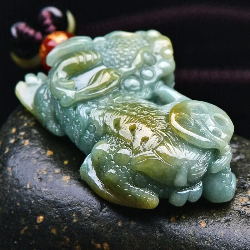 神翠鸟女神节好礼孤品翡翠貔貅吊坠男女款玉石挂坠配绳子 送人生日礼物 款四 QYF3662q