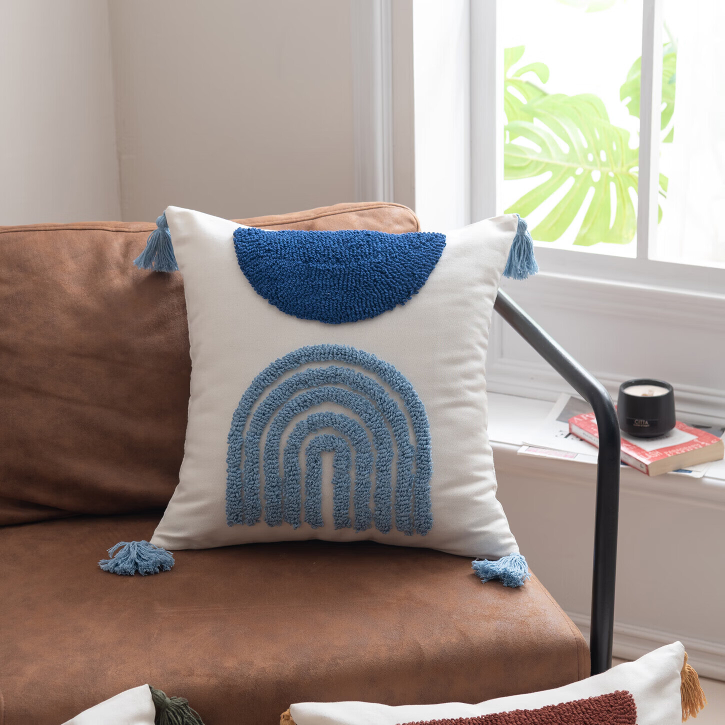 【精选厂家】北欧风绣花抱枕办公室沙发客厅腰枕靠背垫床头靠枕汽 蓝【北欧绣花流苏抱枕】 45x45cm【单抱枕套】
