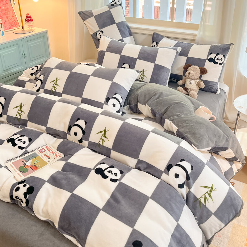 雅鹿冬季亲肤透气牛奶绒印花四件套 熊猫滚滚-灰 1.8m四件套 床单款 （被套200*230cm）