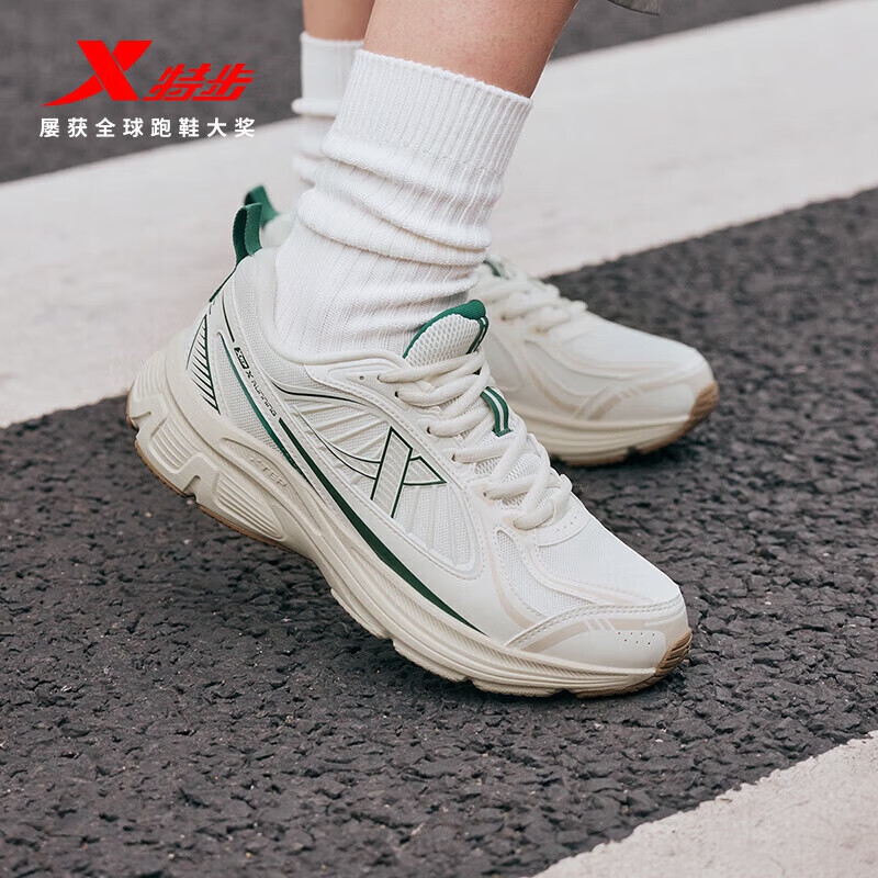 特步（XTEP）ZW绝尘6.0跑鞋女25新款运动健身跑步复古经典百搭减震跑鞋女 帆白/丝绒松木色 37