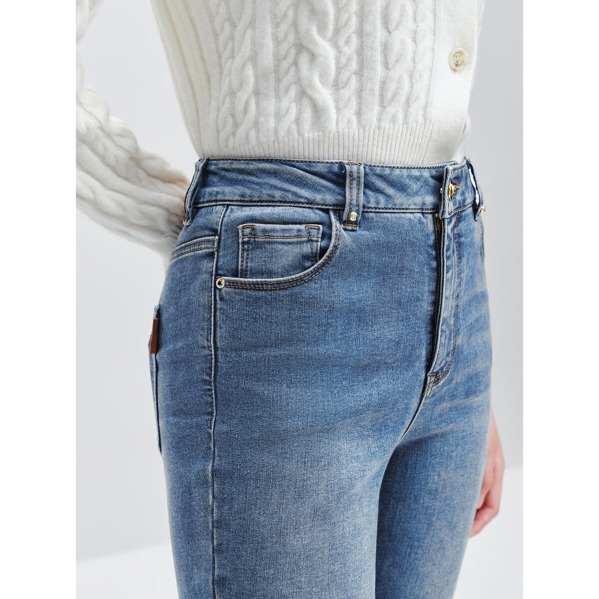 太平鸟女装高腰显瘦束脚裤简约牛仔裤气质弹力直筒休闲裤合集 九分烟管牛仔裤牛仔中蓝 L