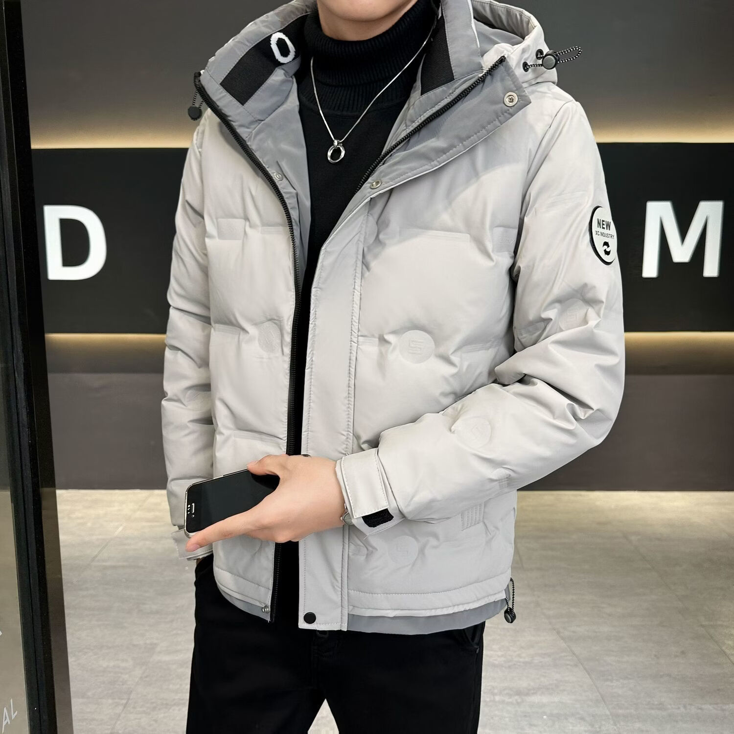 高档羽绒服男士2024新款连帽时尚帅气男青年冬季保暖加厚外套男装 军绿色 均码 4XL170185斤