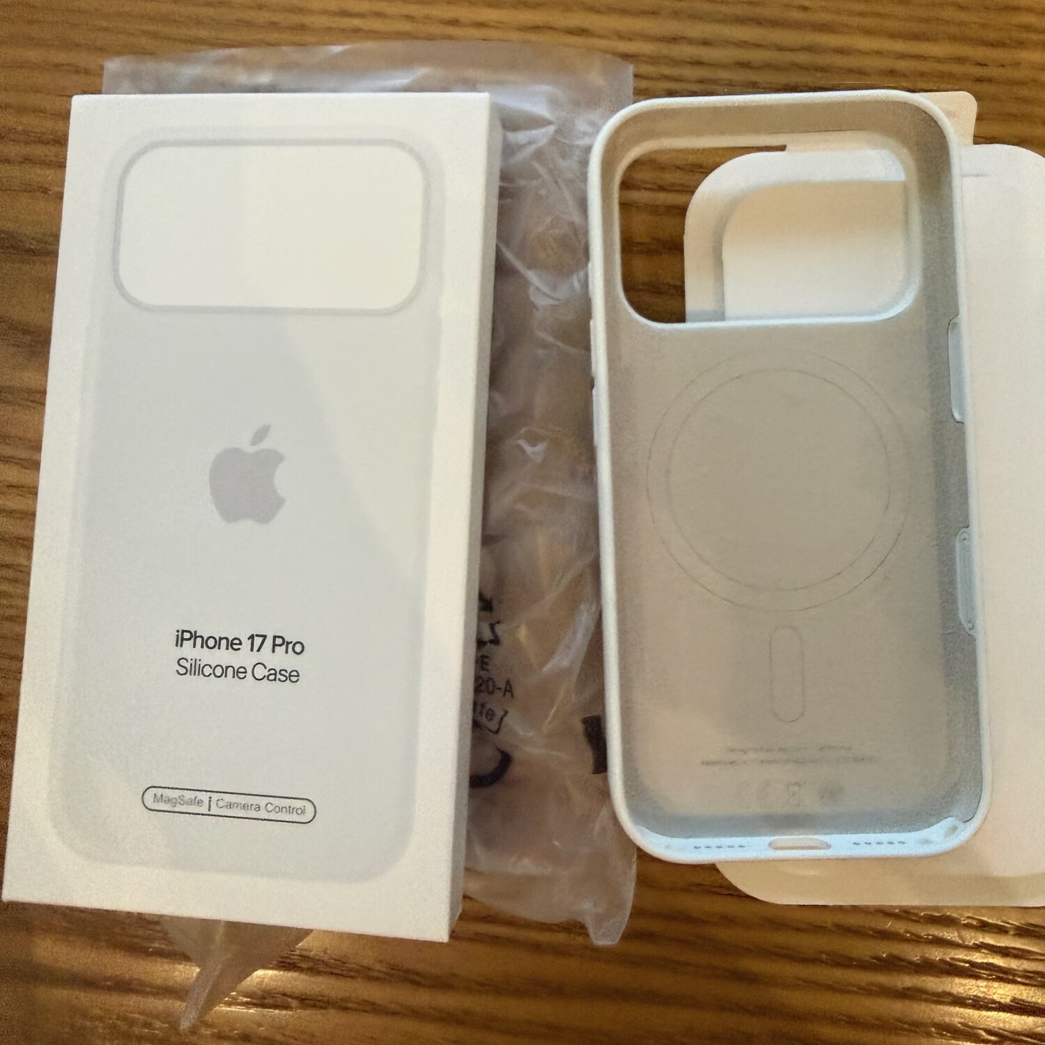 iPhone 17 Pro液态硅胶保护壳 磁吸动画按键款（现货速发） 白色 17proMax