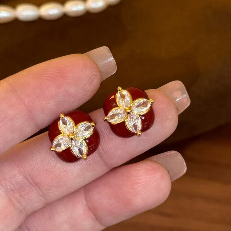 ����ׯ԰���Ű������������������ʱ�ж���С����Ƹж���Ů�����ݸ� ���ź��ʯ������ s925���� 15.9Ԫ