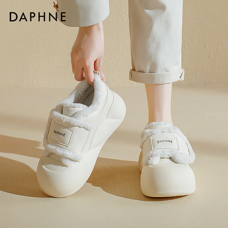 达芙妮加绒加厚雪地靴女2025秋冬新款毛毛保暖棉鞋魔术贴厚底可爱小白鞋 米色【加绒加厚】 38