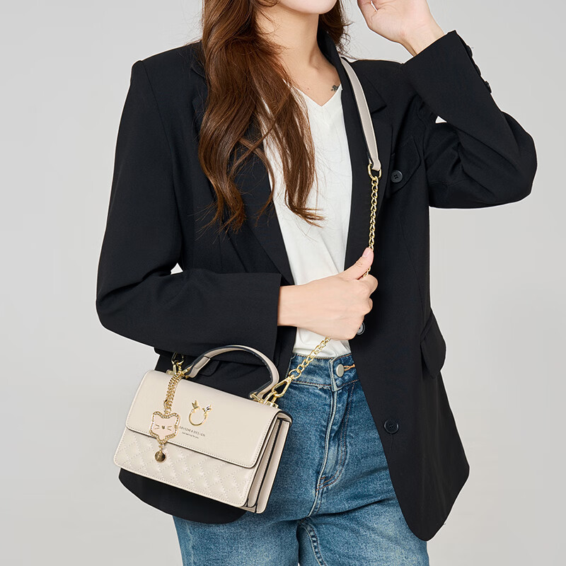 纪诗哲（GIEVSZHE）包包女包2026年新款轻奢侈女士单肩斜挎包情人节生日礼物送女友 米白色【2026新款/猫咪挂件】