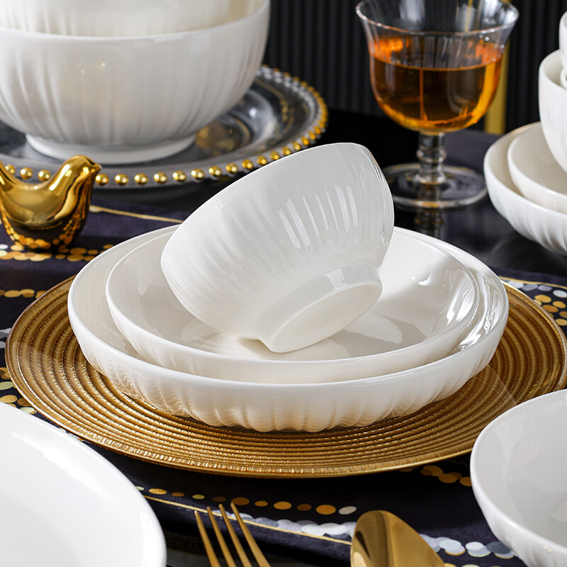 几句纯白色浮雕金盏花釉下彩系列陶瓷餐具套装家用饭碗菜盘高温陶瓷 纯白瓷浮雕金盏花 16件套 （竹筷子）