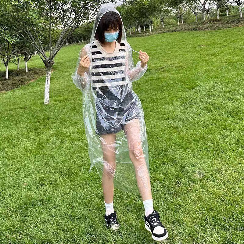 靠森（Kaooseen）一次性雨衣便携式卡片雨衣一次性加厚透明成人户外漂流雨披学生旅 均码 均码 1件 压缩雨衣【2个】透明色男女通用