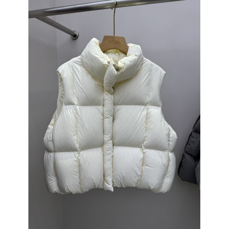 MODX欧货高端羽绒马甲背心女冬外穿2026新款立领保暖泡芙马夹坎肩外套 米白色 S