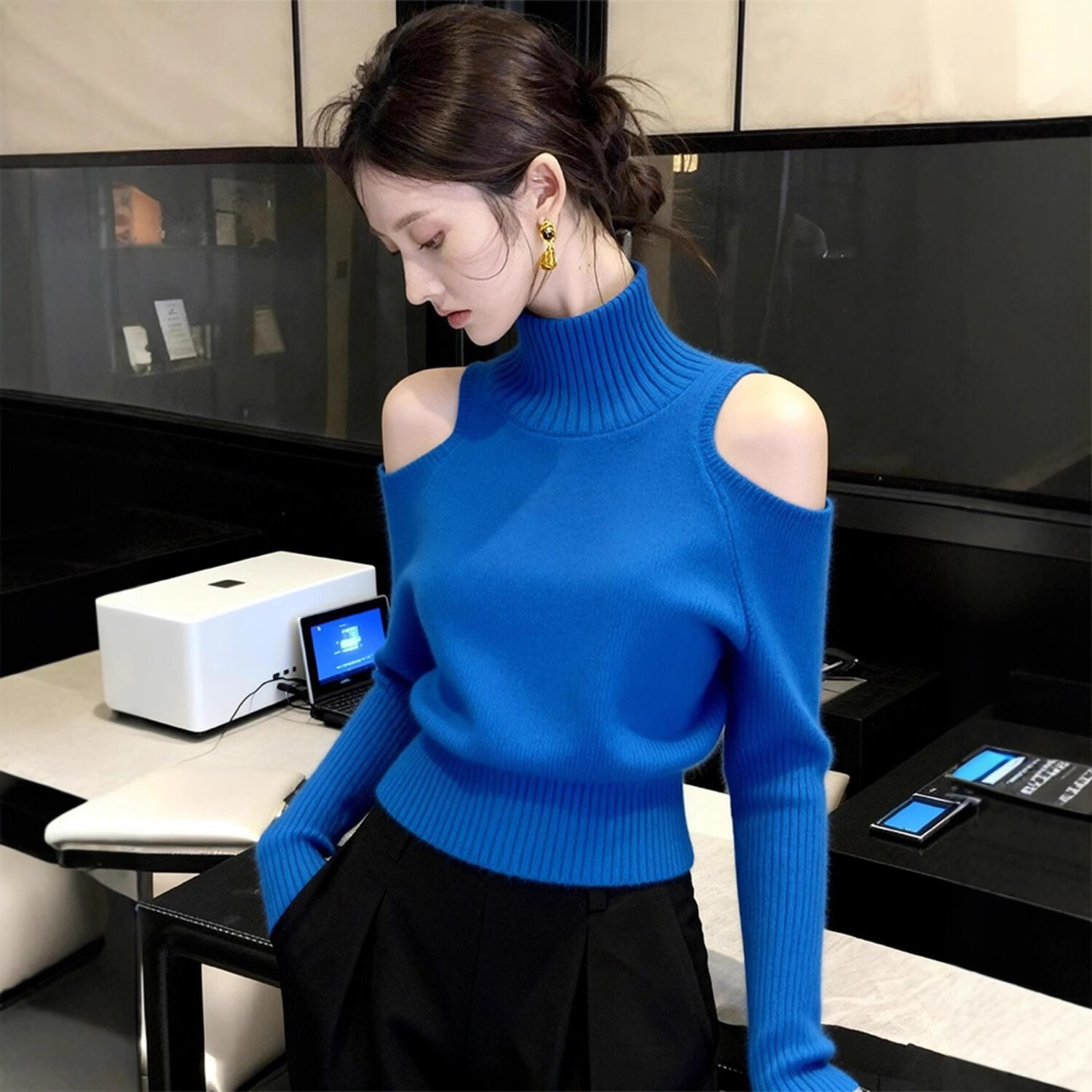 蓝色高领露肩毛衣女冬高级感独特漂亮减龄气质小香风掐腰针织上衣 酒红色 均码 (建议85-130斤