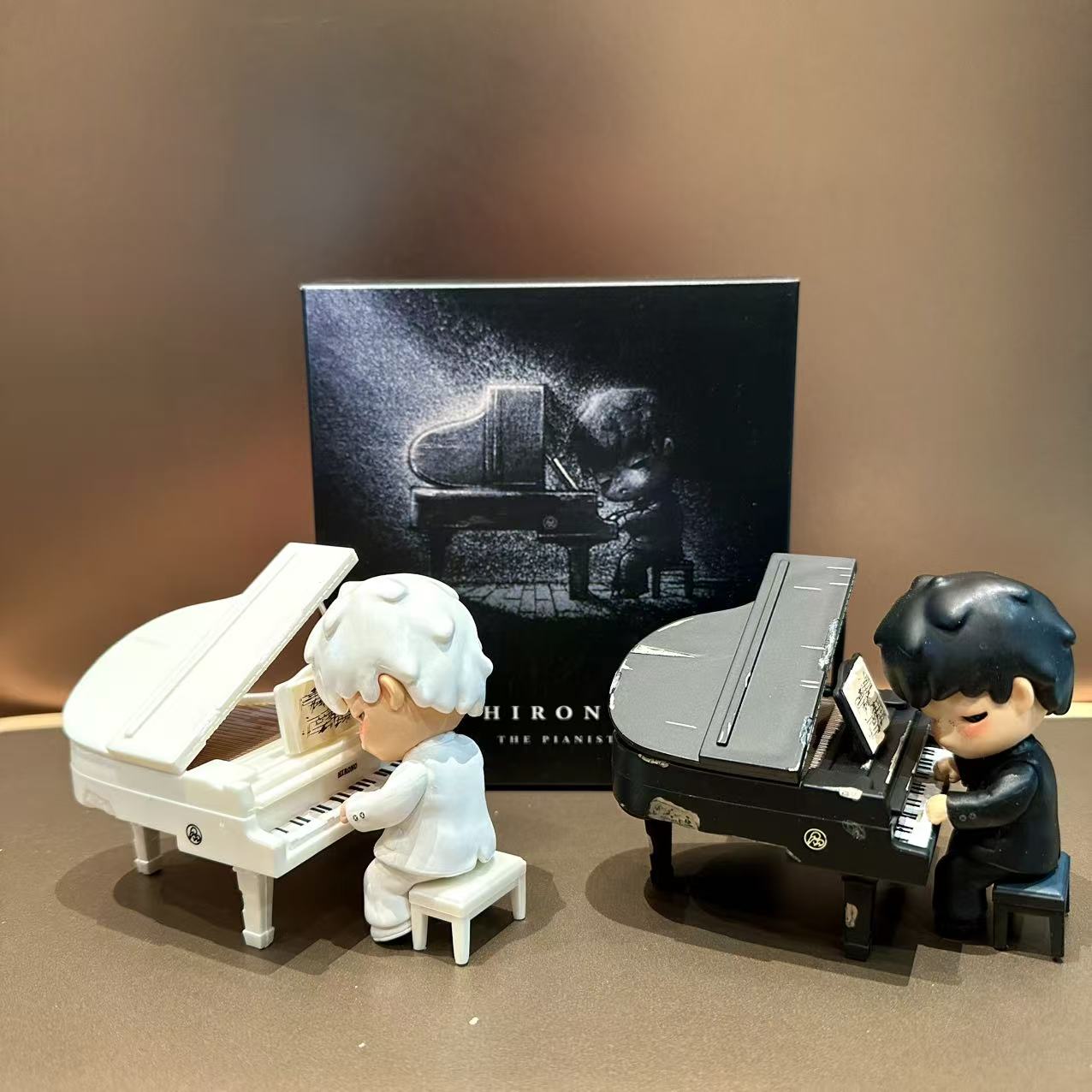 JAY钢琴师小野Hirono手办潮流桌面摆件玩具装饰男女朋友生日礼物 钢琴师黑+白共两只【顶配版】 京东折扣/优惠券
