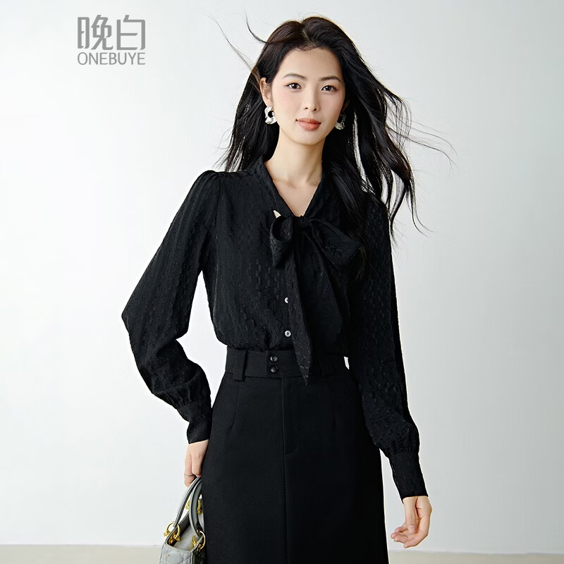 晚白【新品】2026年春款时尚暗纹系带蝴蝶结领上衣垂顺知性通勤衬衫女 黑色 S