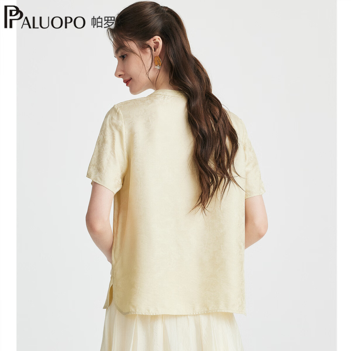 帕罗(PALUOPO)新中式国风盘扣短袖t恤女2026夏季新款23姆米提花桑蚕丝上衣 浅黄色 L 165/88A