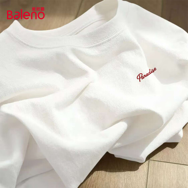 ���ڲ���������·��Baleno������t�����ļ��ճ����аٴ����ʿ��������͸�����ɳ��������� 70Ԫ��2��(��35Ԫ/��)