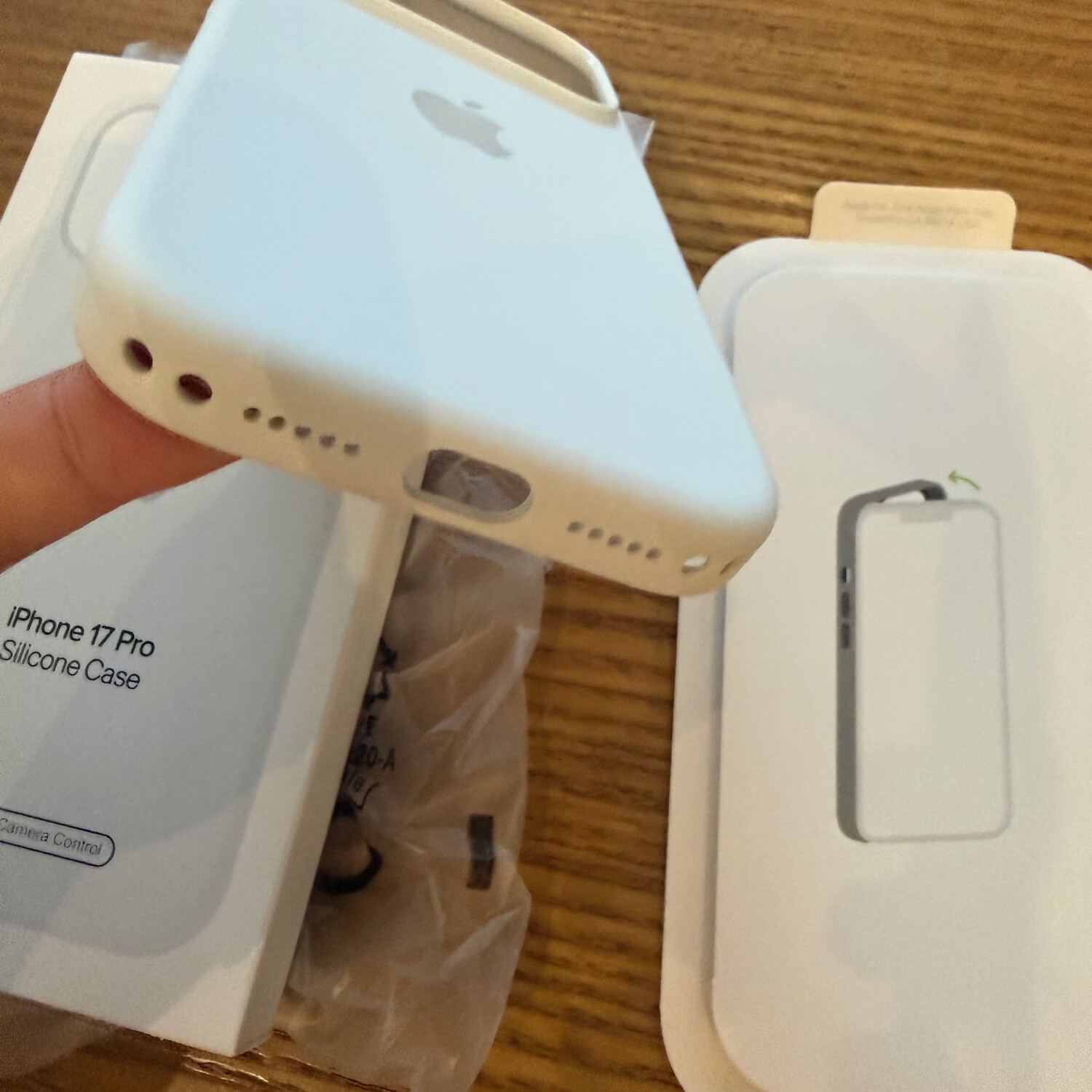 iPhone 17 Pro液态硅胶保护壳 磁吸动画按键款（现货速发） 白色 17proMax