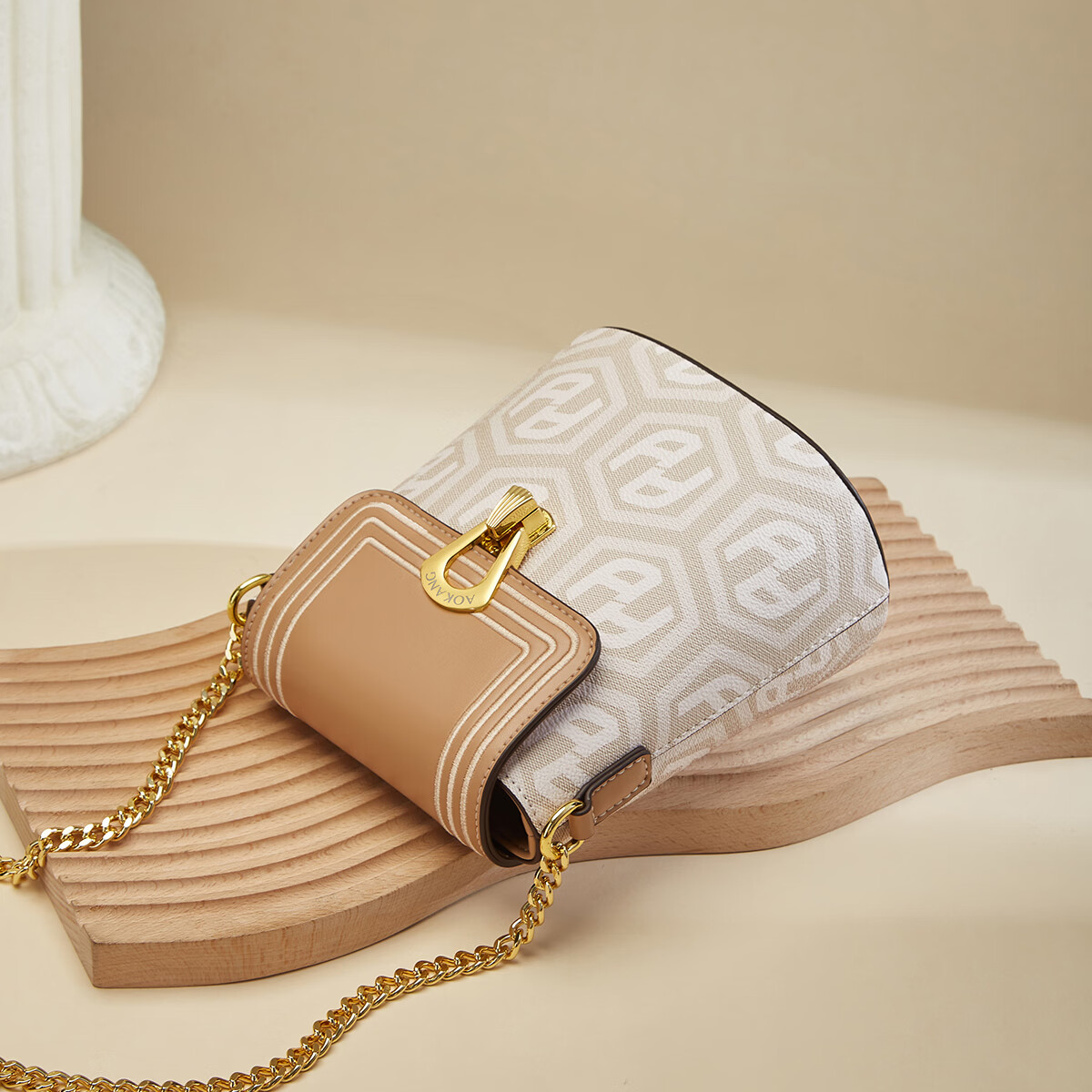 奥康（Aokang）包包女包手提包新款复古托特包印花斜挎单肩包生日新年礼物 BG702241-椰奶白