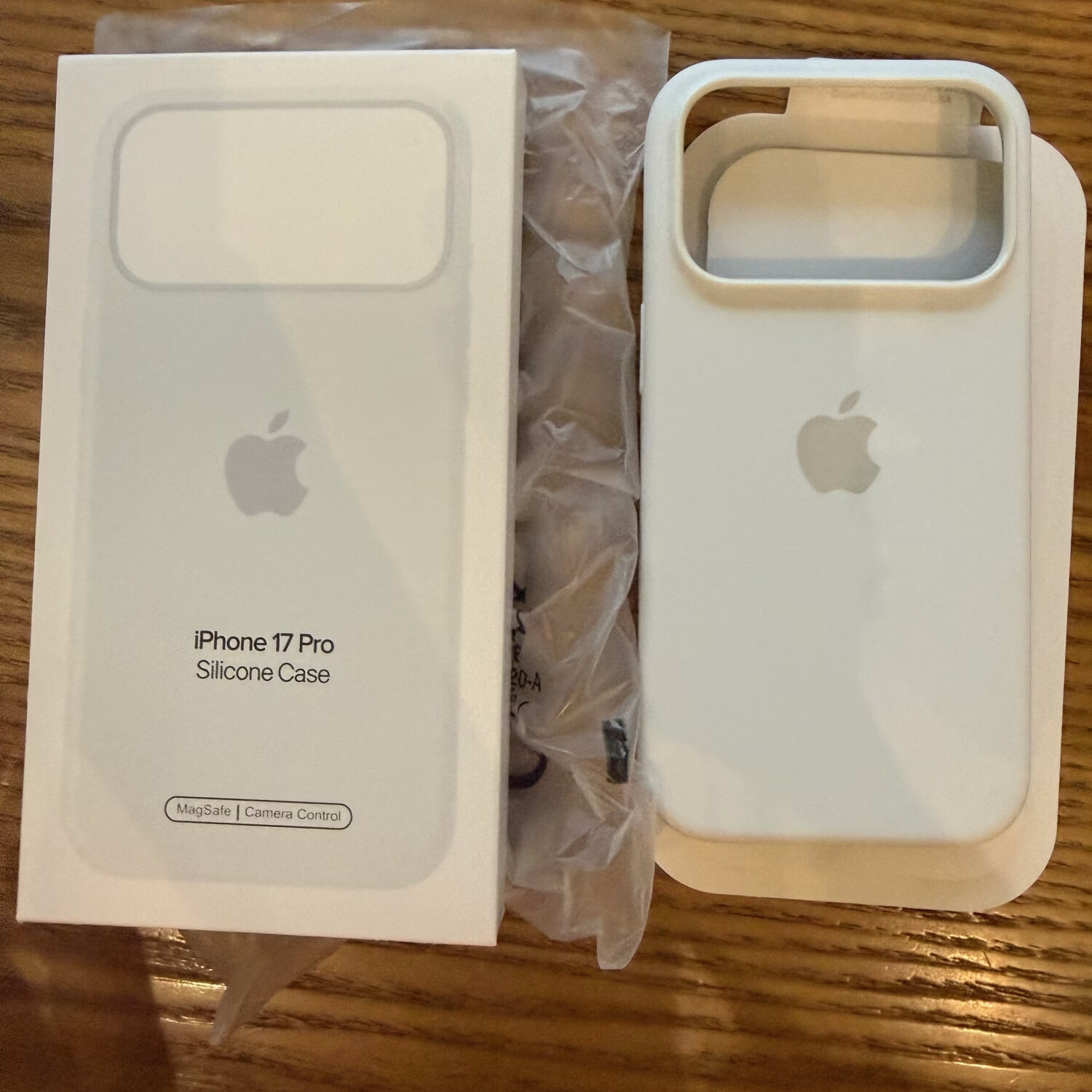 iPhone 17 Pro液态硅胶保护壳 磁吸动画按键款（现货速发） 白色 17proMax