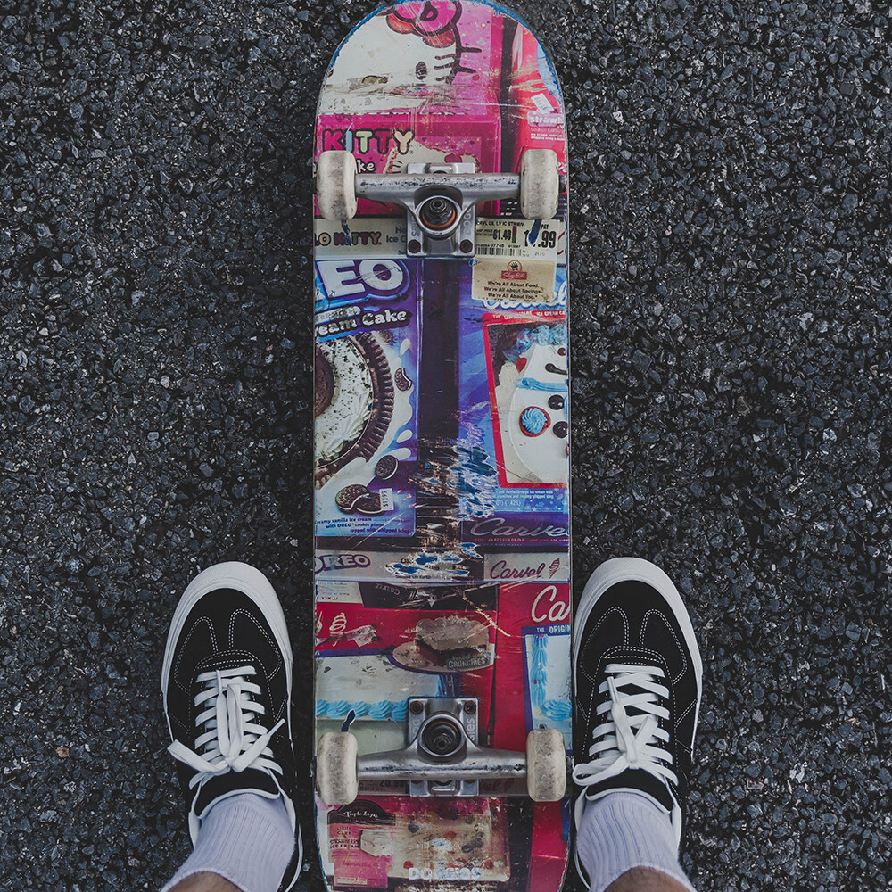 极路客2026新款鞋子情侣美式板鞋复古德训鞋耐磨减震运动男鞋专业滑板鞋 黑白色-粉色鞋带 41