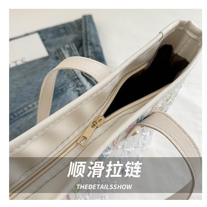 流行大容量拉链包包女2026新款简约大包可爱质感通勤托特包单肩包 蓝色带挂饰