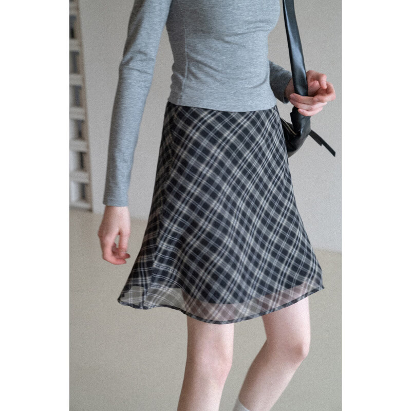 EGGKA复古格纹垂感鱼尾半身裙女春季高腰气质休闲遮跨百搭a字短裙 黑格 M