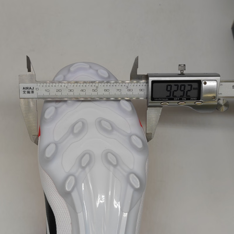 阿迪达斯 (adidas)男子足球鞋 25秋季新款PREDATOR猎鹰 AG短钉中端足球鞋 【猎鹰PREDATOR】黑色/拍大一码/晒图退5 40.5 (255mm)