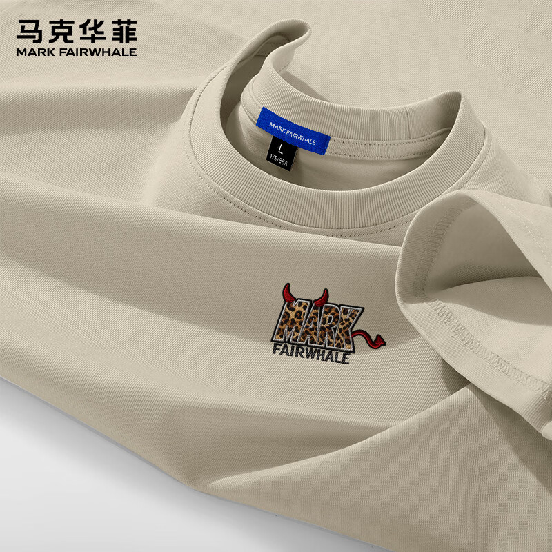 马克华菲（MARK FAIRWHALE）趣味小恶魔胸标t恤男短袖220克重磅纯棉宽松圆领夏季休闲打底衫男 浅卡其#豹纹小恶魔 XL