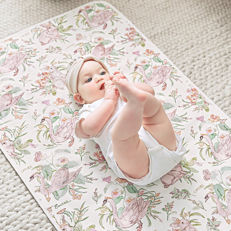 嫚熙（EMXEE）【艺术家联名】嫚熙隔尿垫可水洗婴儿大尺寸透气床单垫生理期床垫 小公主的花园梦 【艾草防蚊】 70x90cm