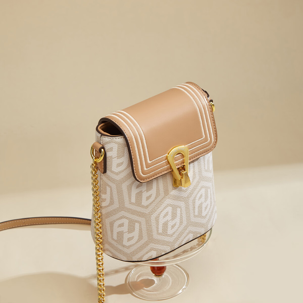 奥康（Aokang）包包女包手提包新款复古托特包印花斜挎单肩包生日新年礼物 BG702241-椰奶白