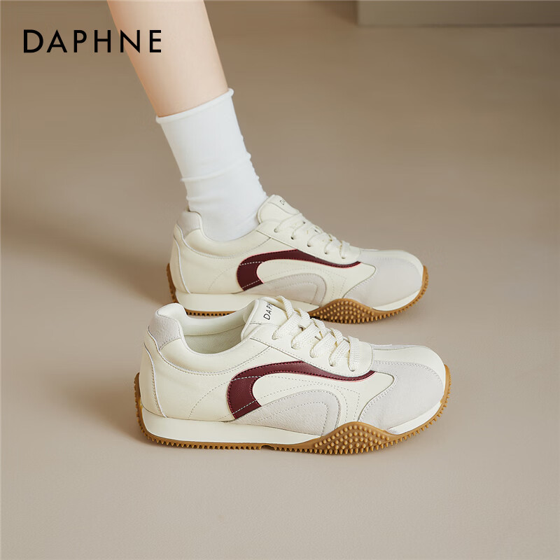 达芙妮黑色德训鞋女2025新款软底阿运动甘鞋小众不撞款休闲鞋 米红色 37
