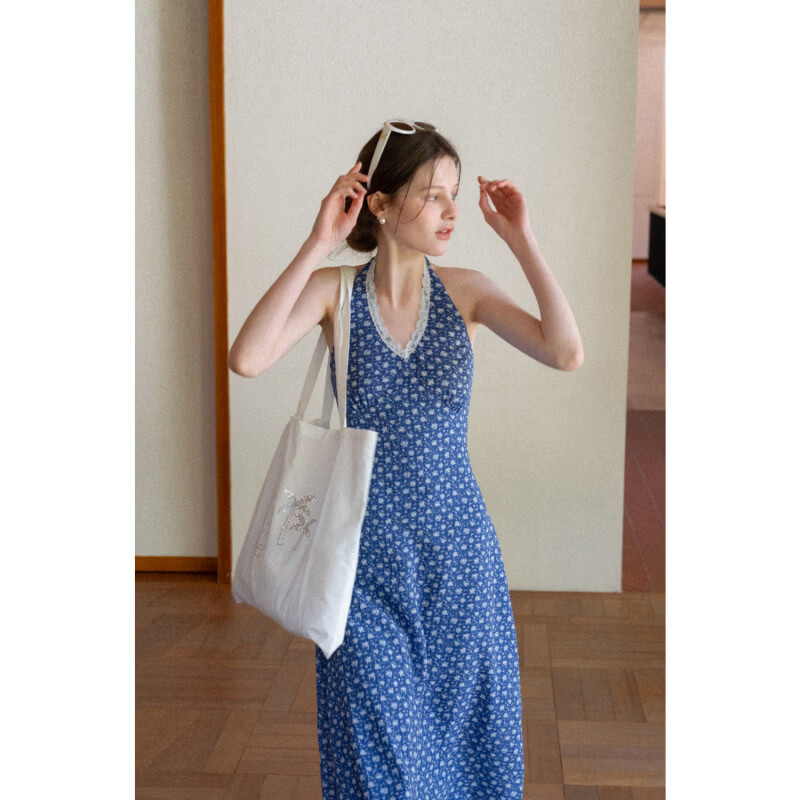 EGGKA蕾丝拼接挂脖收腰显瘦度假风连衣裙春夏女蓝色复古碎花无袖长裙 蓝色 L