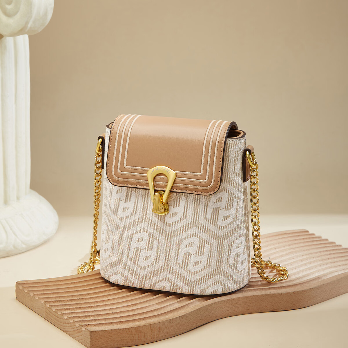 奥康（Aokang）包包女包手提包新款复古托特包印花斜挎单肩包生日新年礼物 BG702241-椰奶白