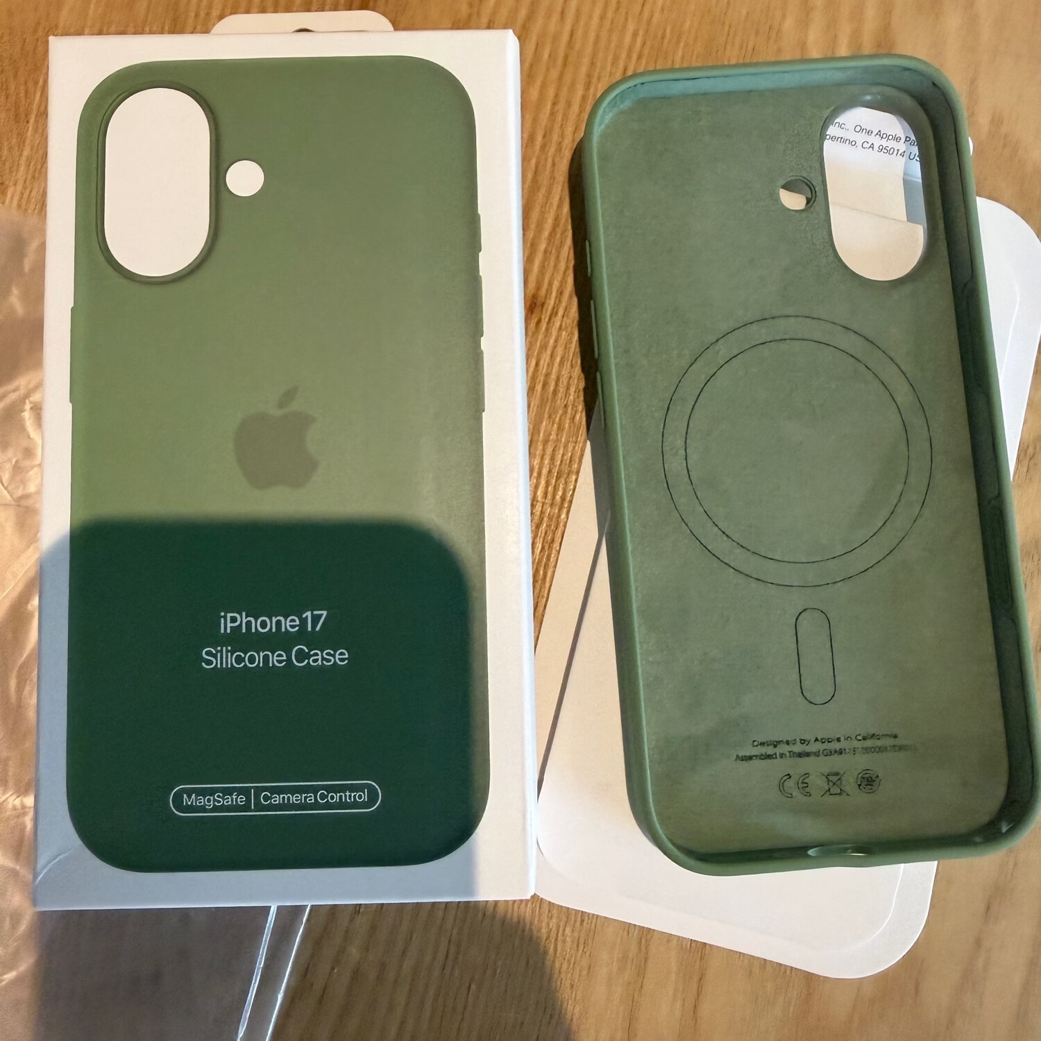 iPhone 17液态硅胶保护壳 磁吸动画按键款(现货速发) 浅苔绿色 17