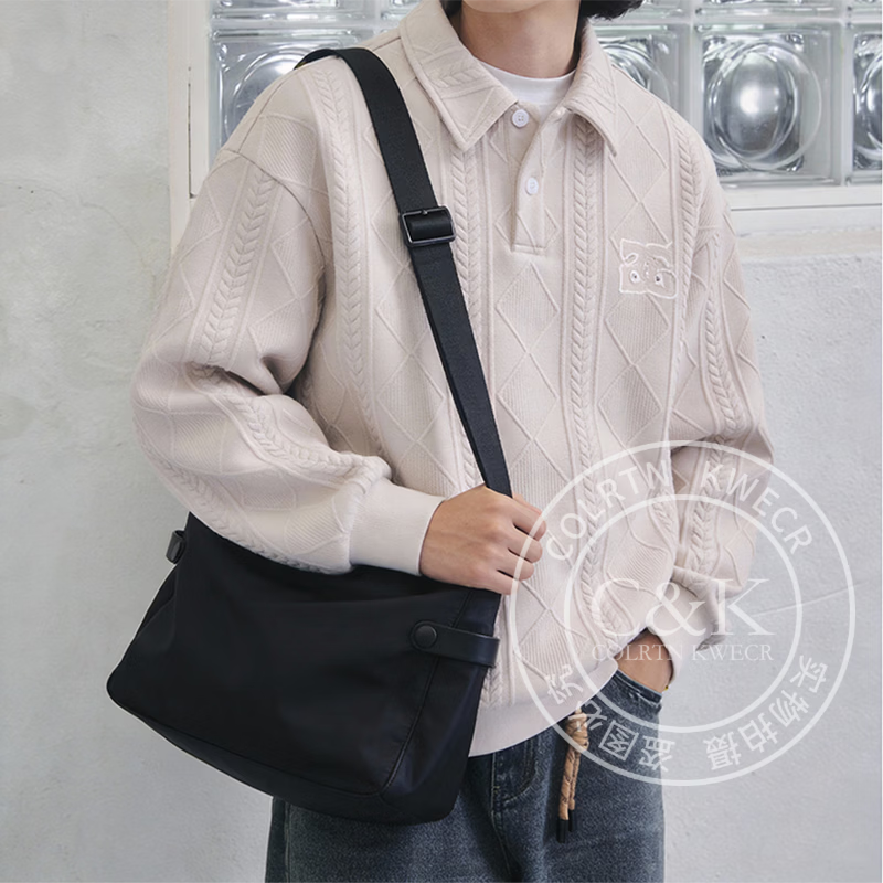 Colrtn Kwecr男士新款单肩包商务休闲背包斜挎包大容量邮差包时尚情人节礼物男 黑色大号 33*24*10