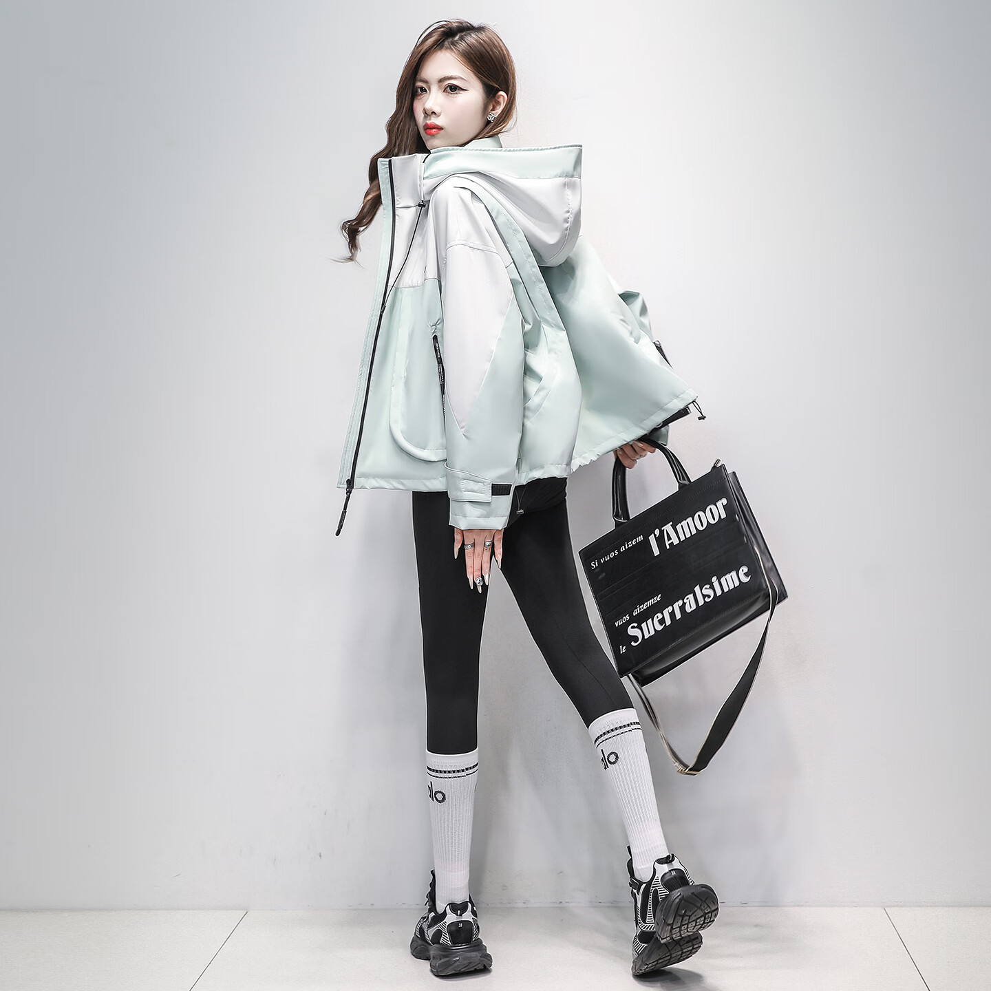 靓丽芭娜（LIANGLIBANA）女士外套女款2026最新款 拼接上衣小个子短外套宽松休闲百搭连帽 浅蓝色 薄款 L