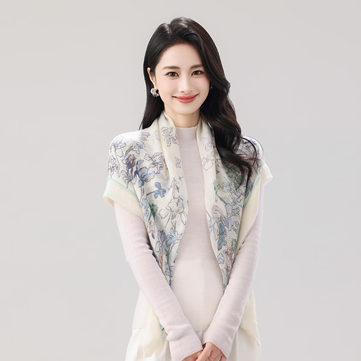 S·LABELLE100%山羊绒拉贝儿轻奢女士百搭羊绒对丝方巾丝巾送礼生日礼盒 浅蓝 高级伴手节日礼物盒手提袋