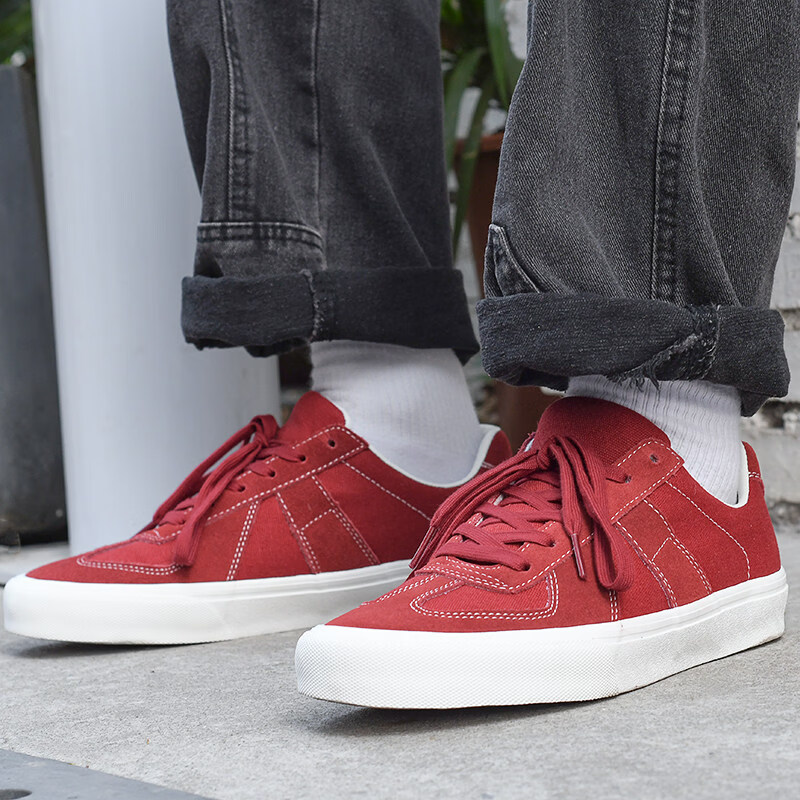 极路客2026新款鞋子情侣美式板鞋复古德训鞋耐磨减震运动男鞋专业滑板鞋 黑白色-粉色鞋带 41