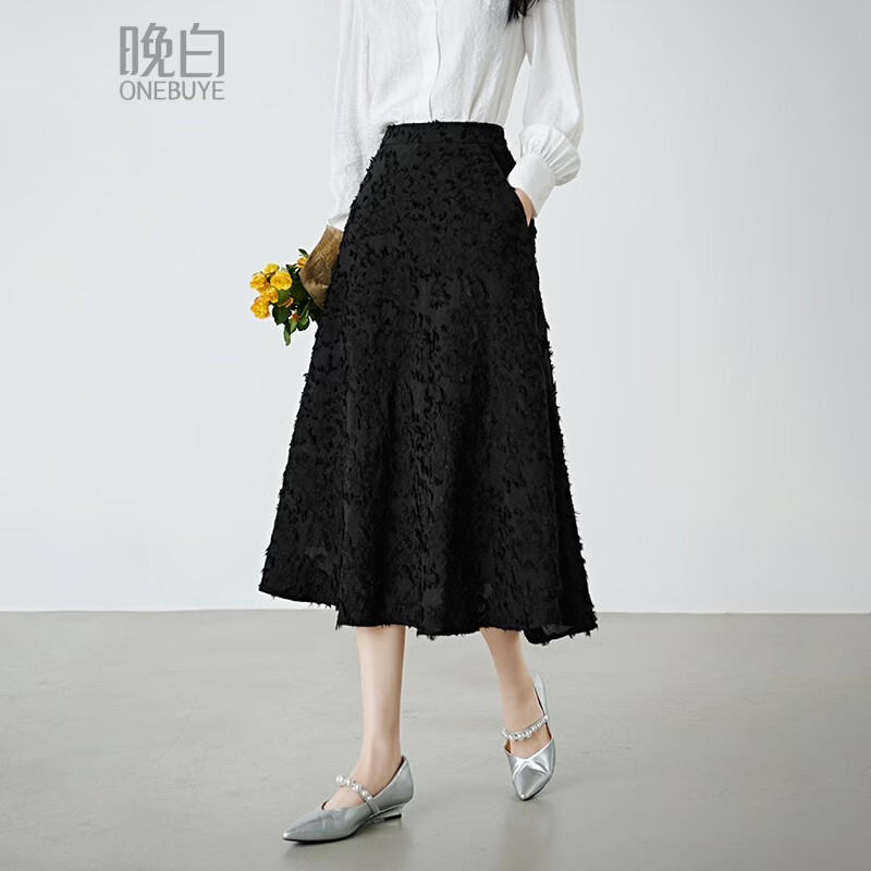 晚白2026年春款时尚提花半裙高腰显瘦莱赛尔亲肤柔软垂顺大摆半身裙 黑色 S