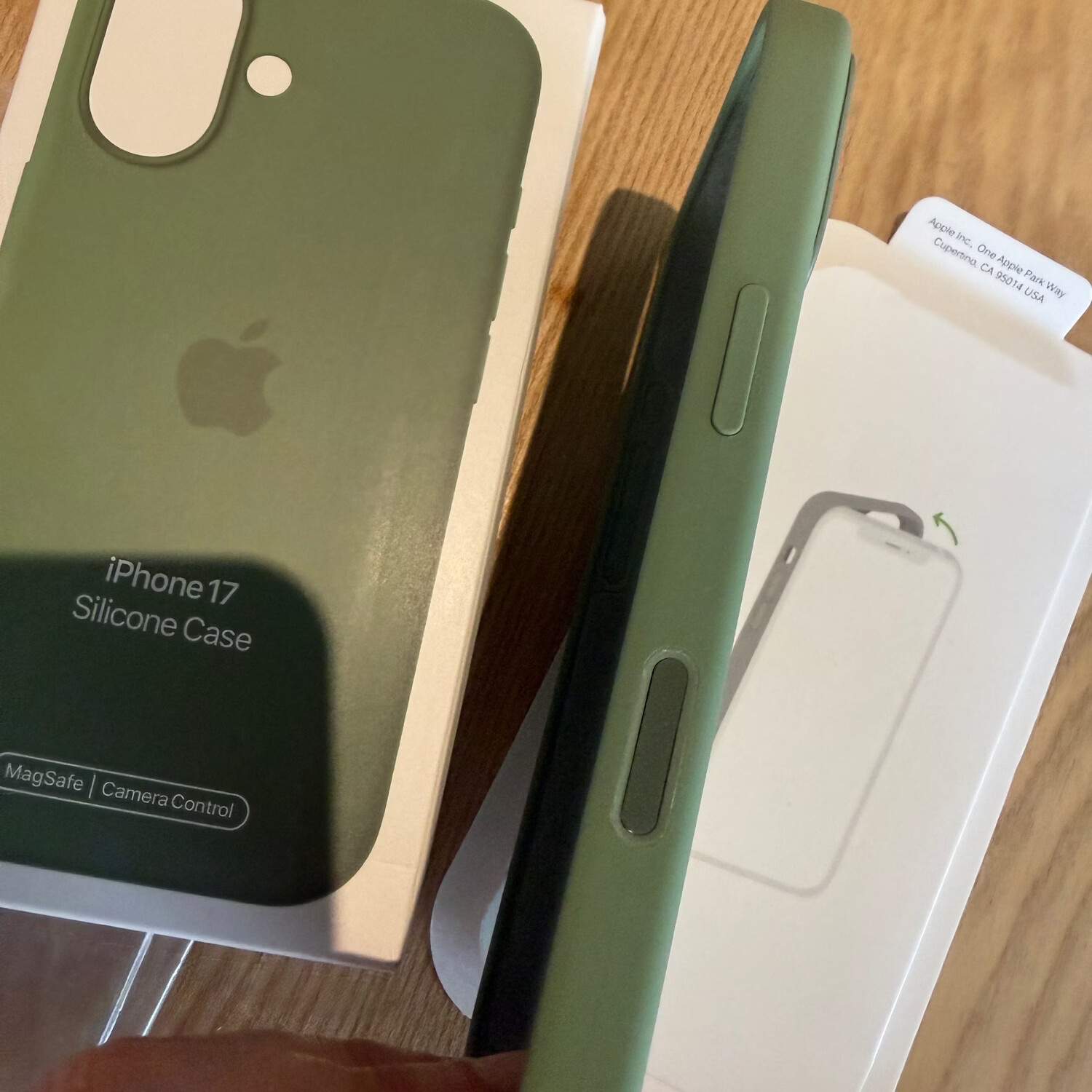 iPhone 17液态硅胶保护壳 磁吸动画按键款(现货速发) 浅苔绿色 17