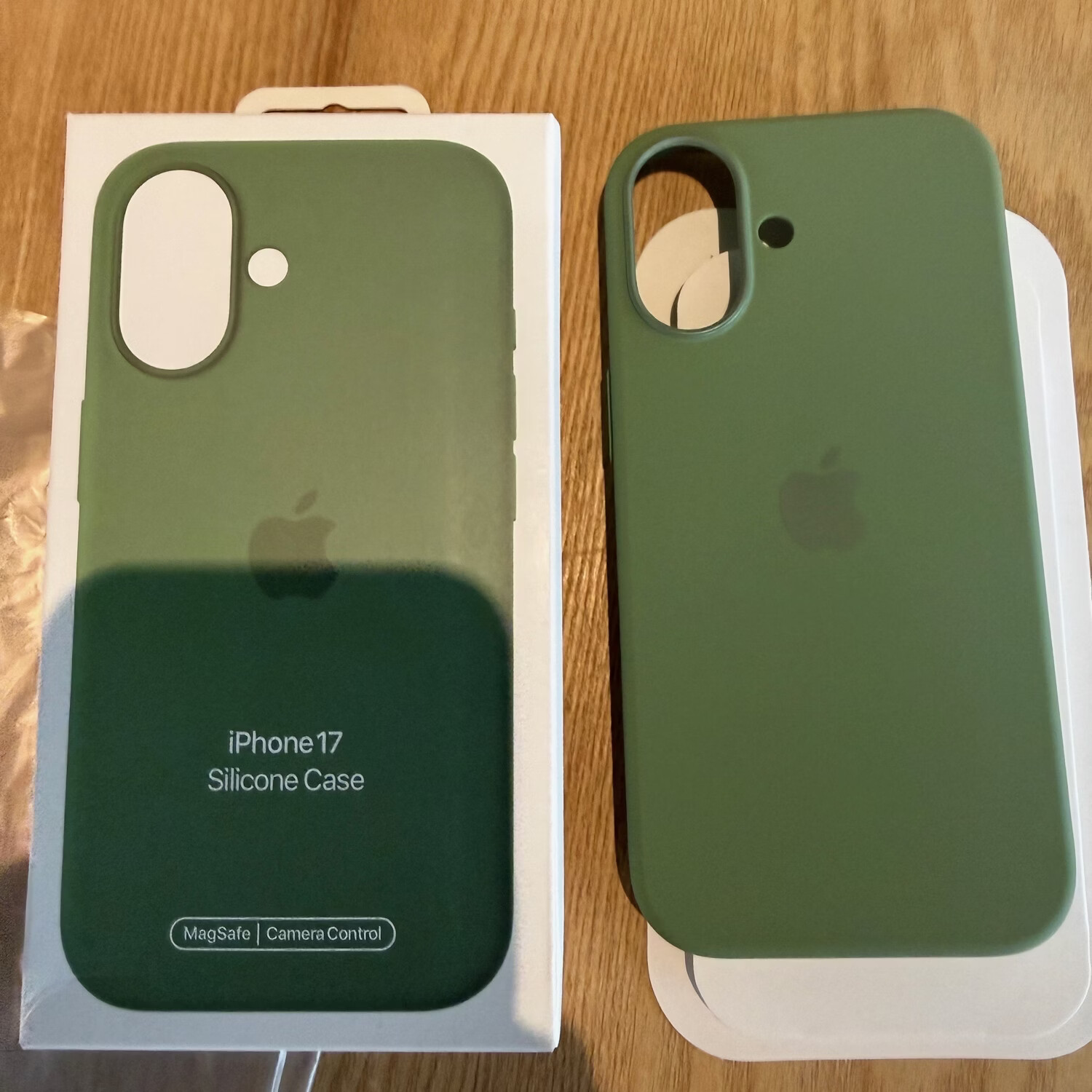 iPhone 17液态硅胶保护壳 磁吸动画按键款(现货速发) 浅苔绿色 17