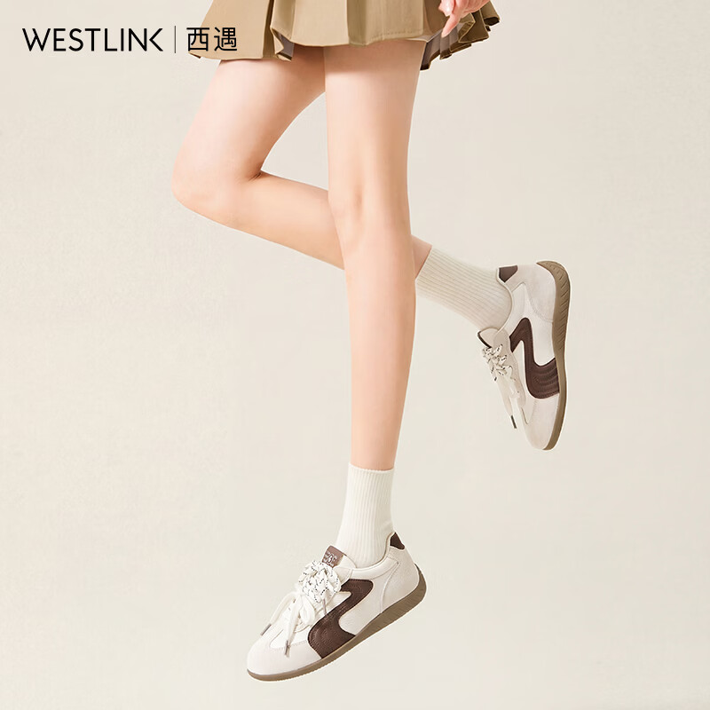 西遇(Westlink)红色德训鞋女2026春季新款百搭阿甘鞋本命年运动休闲轻便板鞋 米白+棕色 预售20天 38 (240)