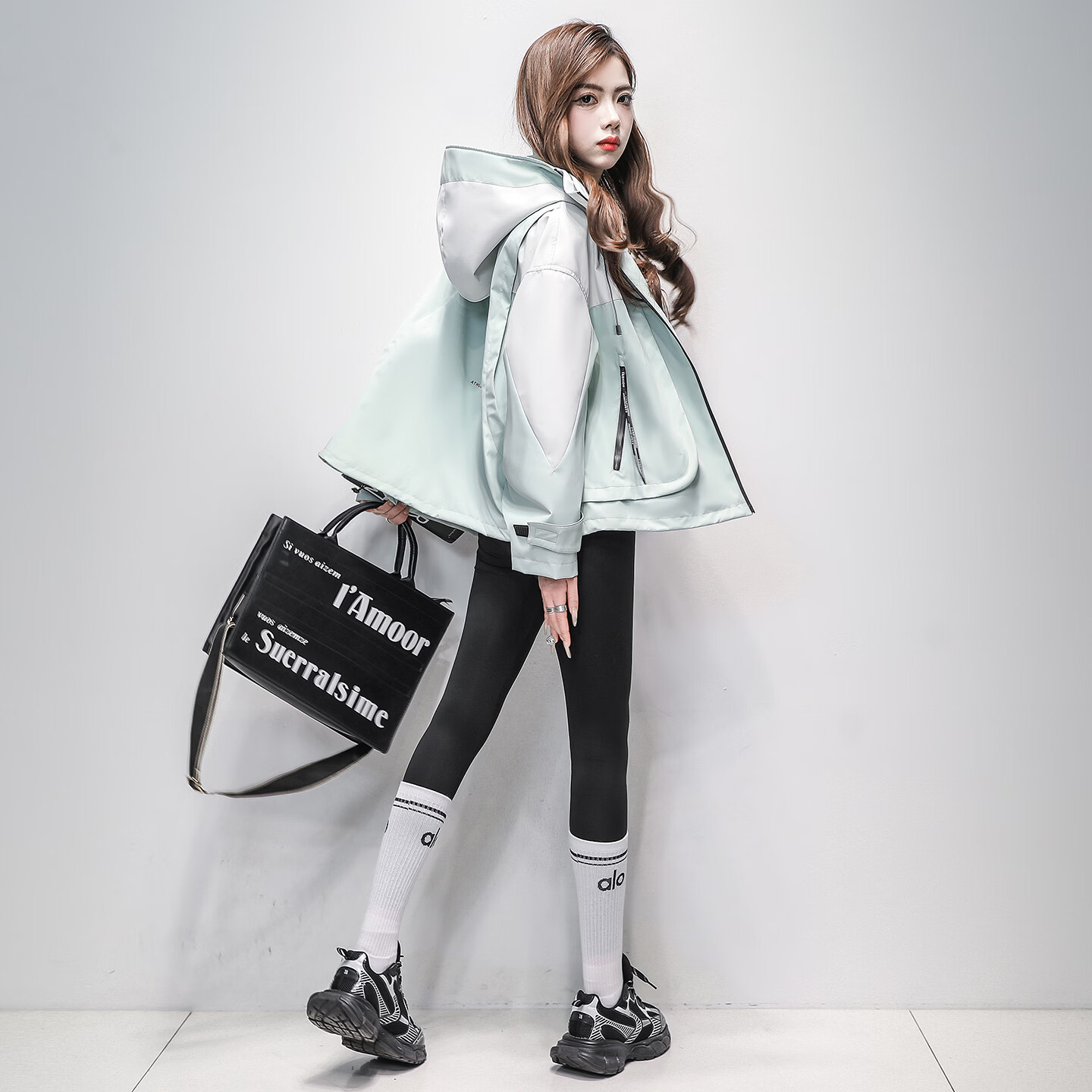 靓丽芭娜（LIANGLIBANA）女士外套女款2026最新款 拼接上衣小个子短外套宽松休闲百搭连帽 浅蓝色 薄款 L