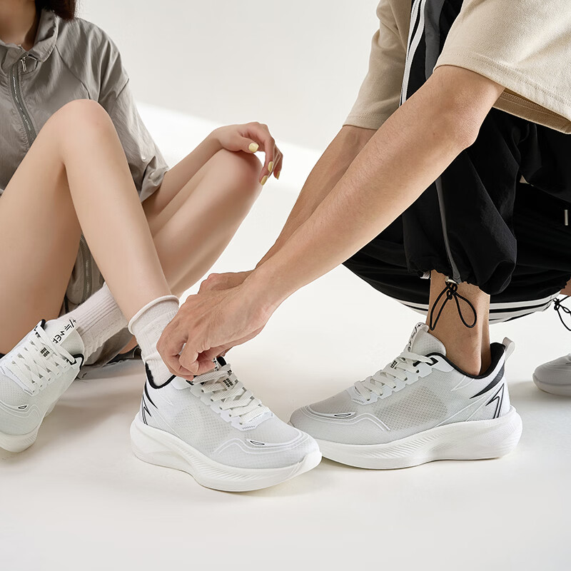 真维斯网面鞋男款女款新款运动鞋四季户外透气减震男鞋跑步鞋 黑白/男女款 36