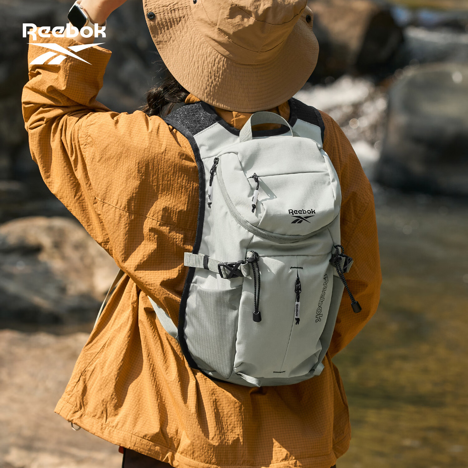 Reebok锐步轻量化徒步登山包运动户外山系双肩包男旅行背包女 浅灰绿
