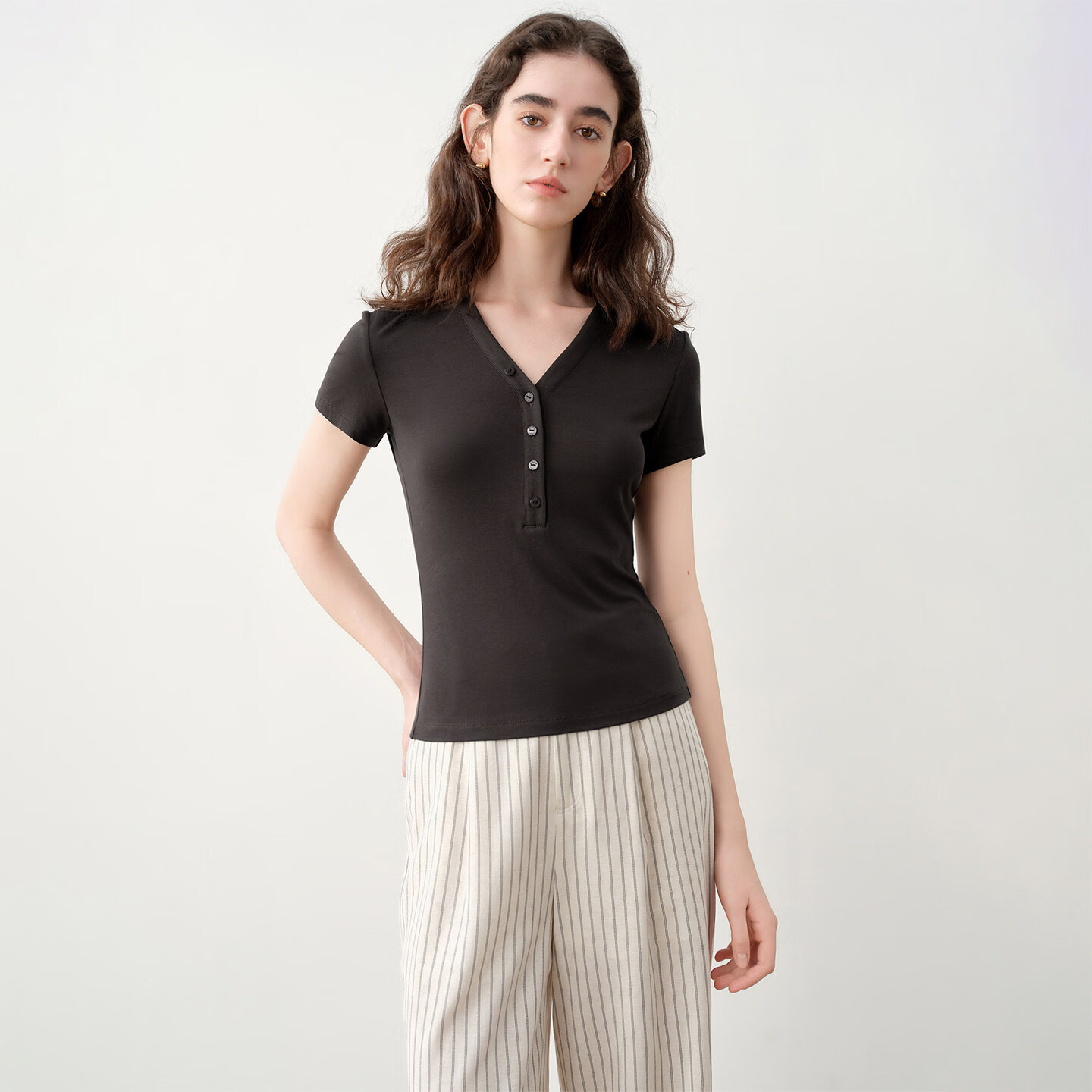 自巧小个子凉感针织三色修身V领半开襟T恤上衣女2026年夏季新品 栗子咖 M （尺码：4）