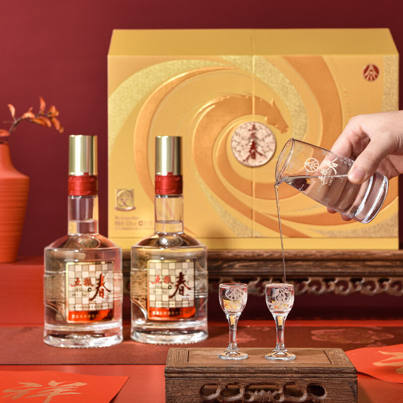 五粮液股份 五粮春第二代 浓香型白酒 骏马迎春马年生肖酒 588mL*2 礼盒