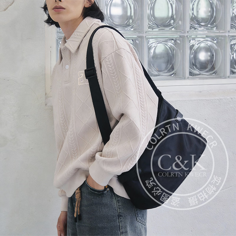 Colrtn Kwecr男士新款单肩包商务休闲背包斜挎包大容量邮差包时尚情人节礼物男 黑色大号 33*24*10