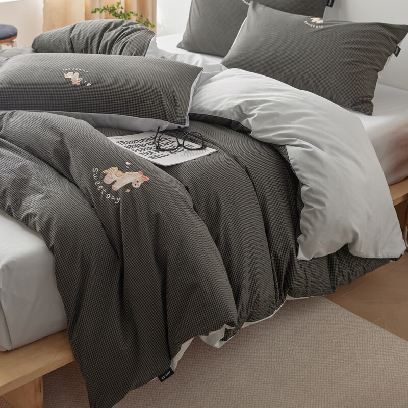 ROLAND LIVE全棉色织水洗棉刺绣四件套文艺风小格子被套透气学生宿舍三件套 KZ 全棉水洗棉套件-马上幸运 1.2米床 床单款 【被套150*200cm】