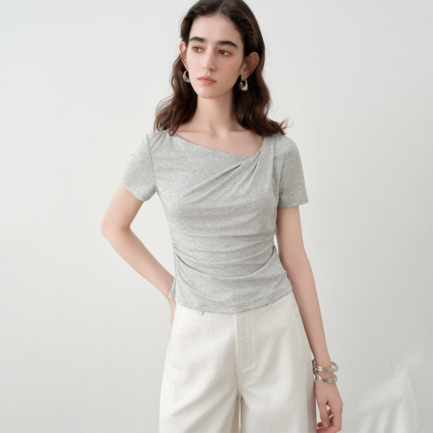 自巧冰肤凉感料 小个子短袖设计感斜领侧腰抽褶t恤女夏季2026新品 花灰色 XXS （尺码：1）